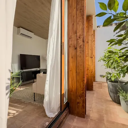 Apartament Oasis & Old Town Center