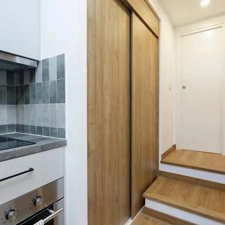 아파트 Oasis & Old Town Center *