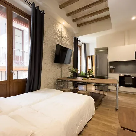 Oasis & Old Town Center Apartment