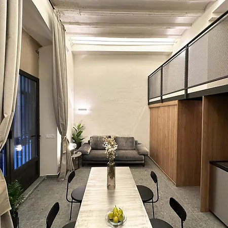 Apartment Oasis & Old Town Center