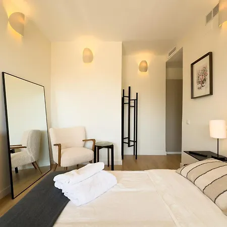 Oasis & Old Town Center Apartment *